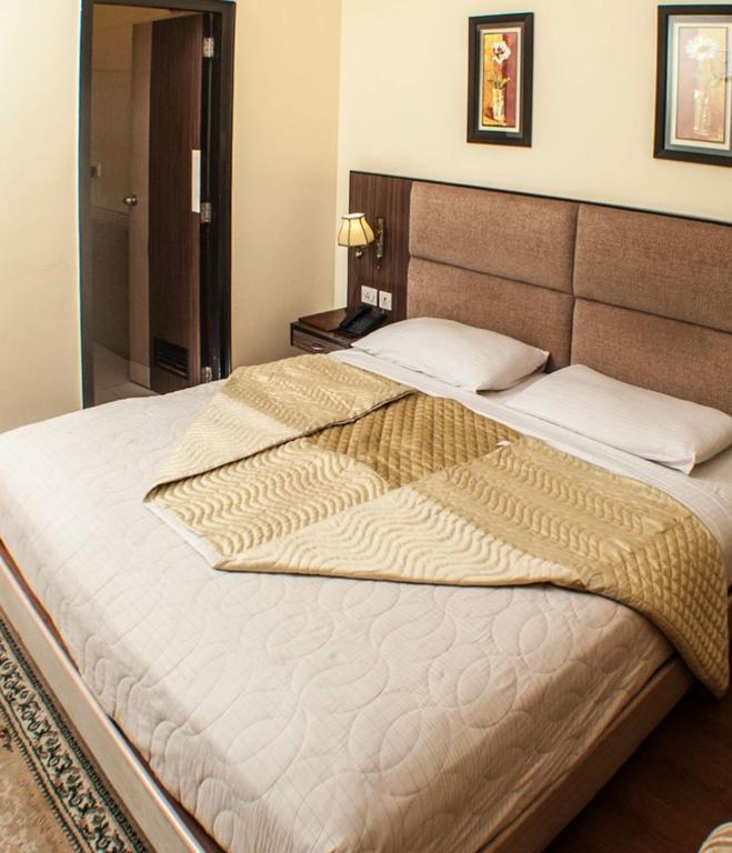 Oyo Suites Green Valley Gurgaon Chambre photo